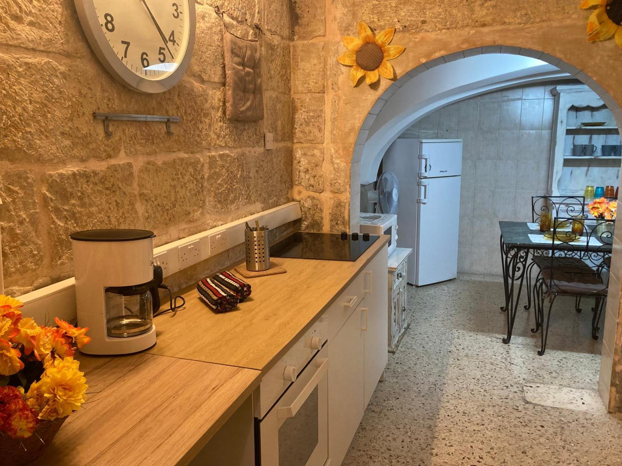 Апартаменти Charming Central Townhouse In Sliema Steps From Promenade And Sliema Ferry Екстер'єр фото